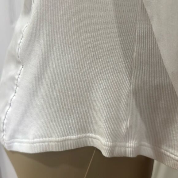 JUST WHITE BLOUSE. WHITE/BLUSH/GREY. - Picture 11 of 12